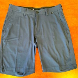 Travis Matthew golf shorts size 32